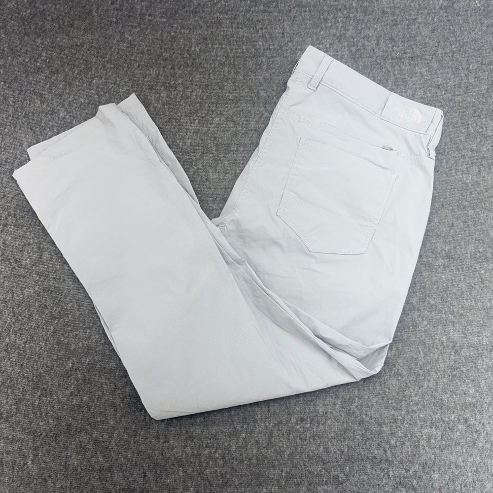 The North Face Hiking Pants Mens 40x30 Short Gray Stretch Nylon Outdoor Travel
